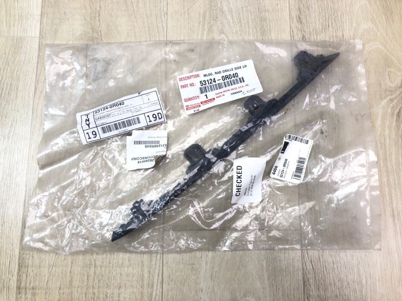 Запчасть молдинг бампера передний левый TOYOTA RAV4 18- 53123-0R050 новая Молдинг бампера передний левый TOYOTA RAV4 18- 53123-0R050 новая