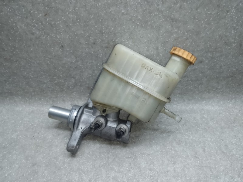 Запчасть главный тормозной цилиндр CHRYSLER 200 14-16 2016 2.4 ED6 68245 358AA Б/У Главный тормозной цилиндр CHRYSLER 200 14-16 2016 2.4 ED6 68245 358AA Б/У