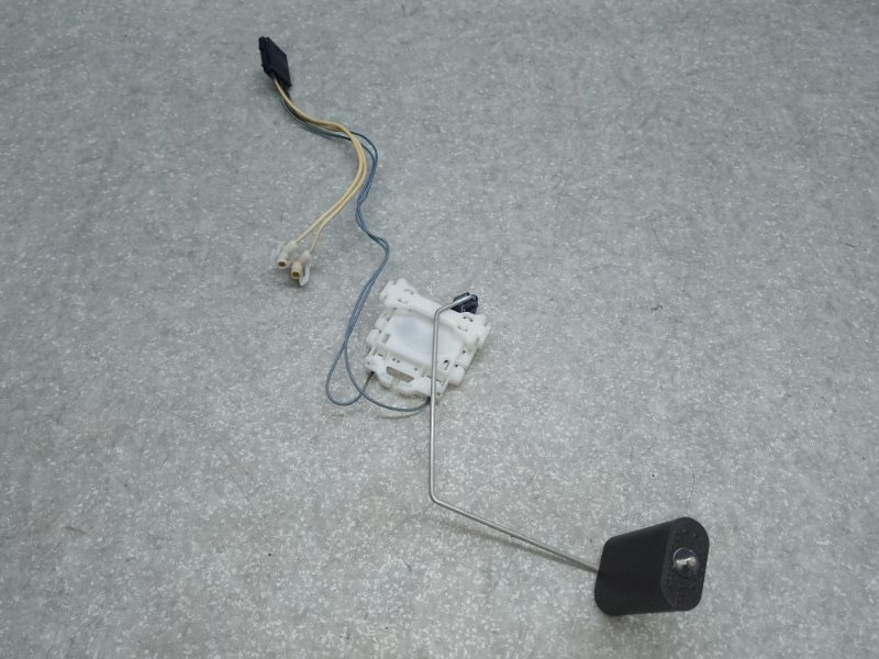 Запчасть датчик уровня топлива CHRYSLER 200 14-16 2016 2.4 ED6 68187 986AB Б/У Датчик уровня топлива CHRYSLER 200 14-16 2016 2.4 ED6 68187 986AB Б/У