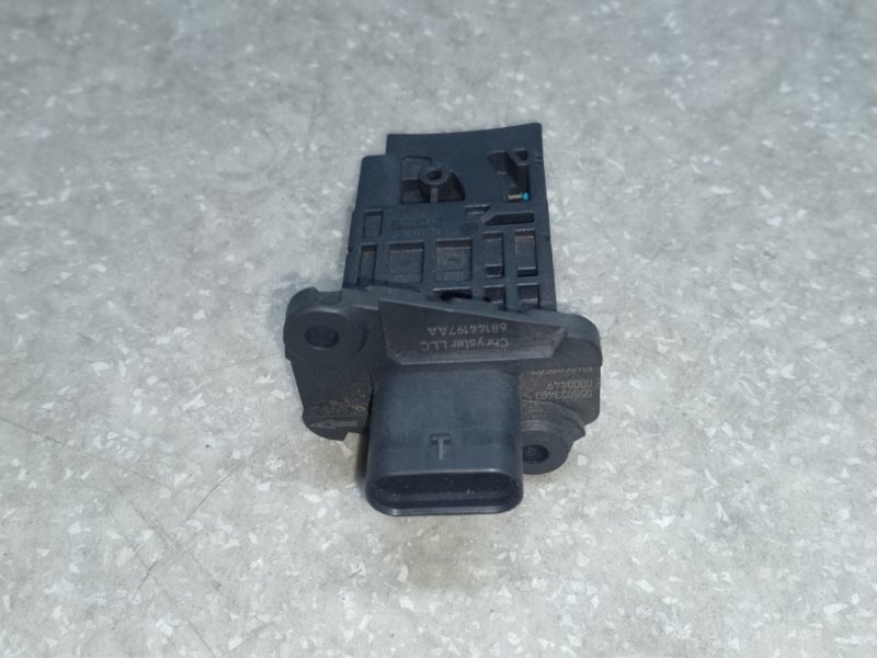 Расходомер воздуха CHRYSLER 200 14-16 2016 2.4 ED6 68144 197AA Б/У