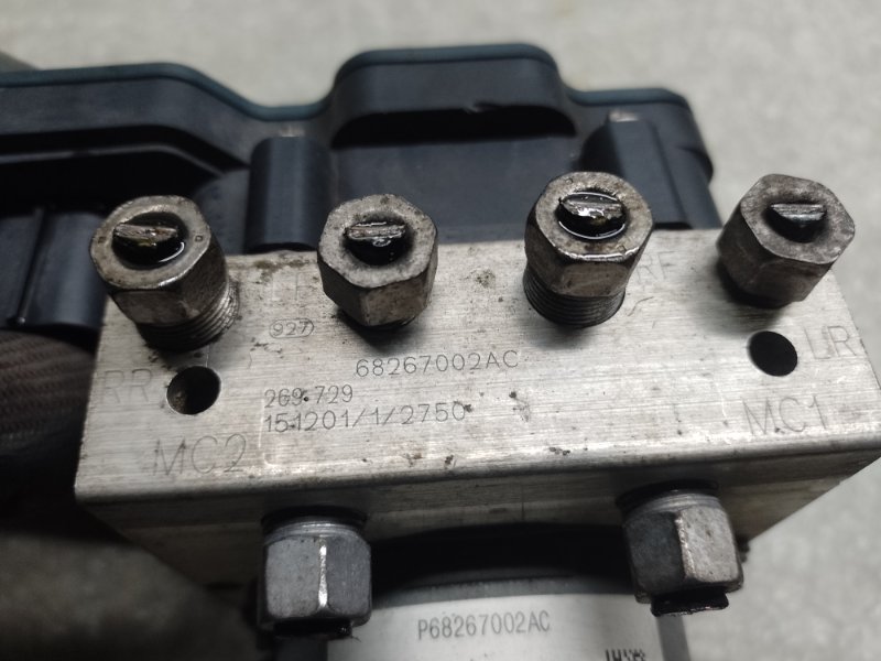 Блок ABS 200 14-16 2016 2.4 ED6