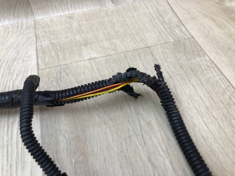 Проводка бампера передняя TOUAREG 02-10 Проводка бампера передняя TOUAREG 02-10