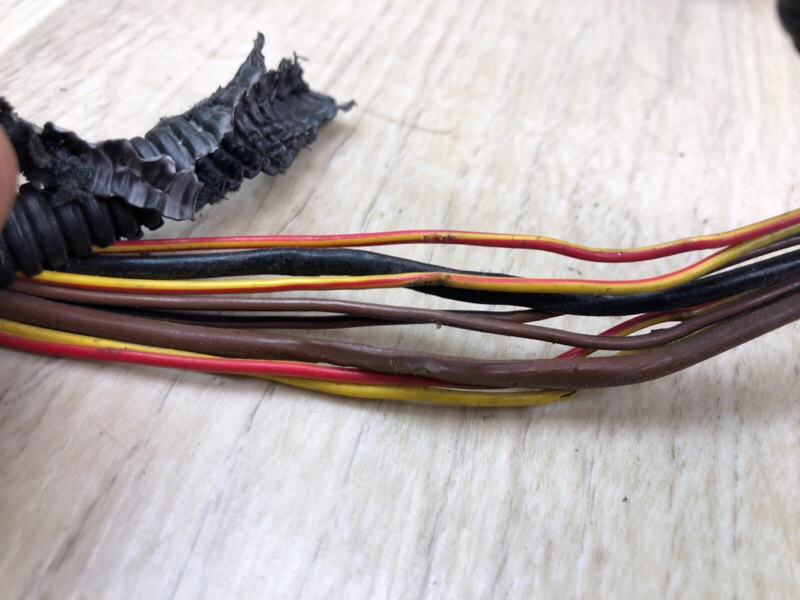 Проводка бампера передняя TOUAREG 02-10 Проводка бампера передняя TOUAREG 02-10