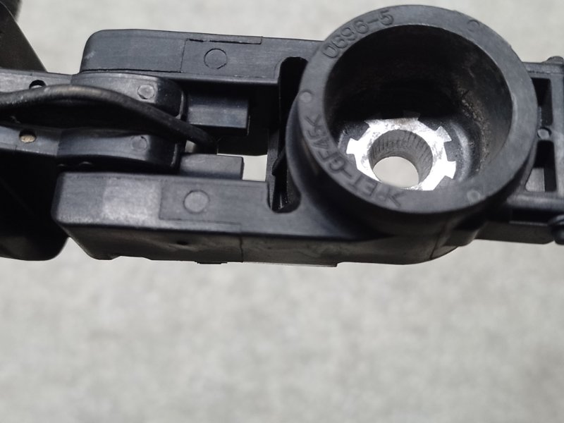 Поводок стеклоочистителя задний JEEP COMPASS 17-21 MP 2.4 EDD Поводок стеклоочистителя задний JEEP COMPASS 17-21 MP 2.4 EDD