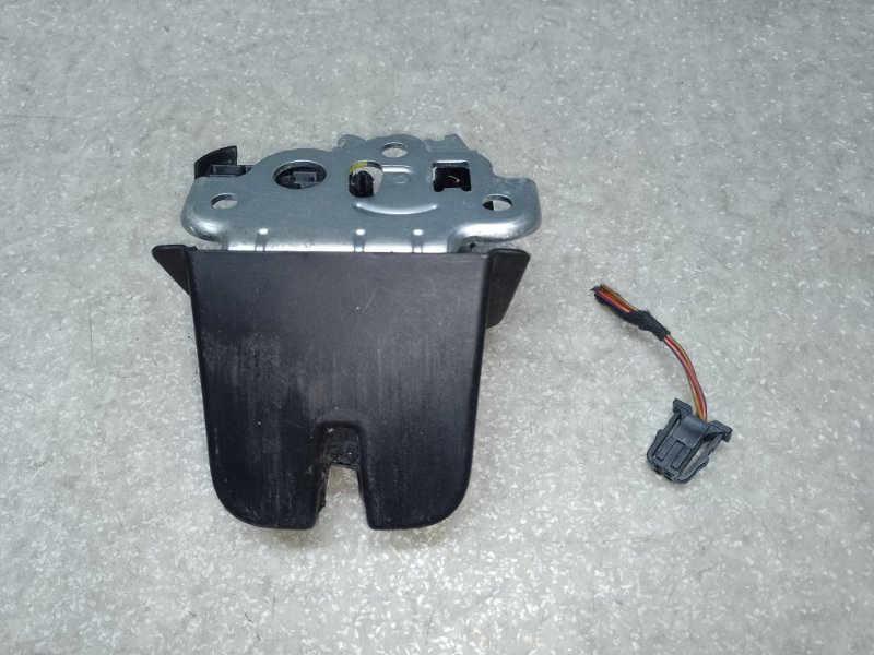 Замок крышки багажника VOLKSWAGEN JETTA USA 10-17 Замок крышки багажника VOLKSWAGEN JETTA USA 10-17
