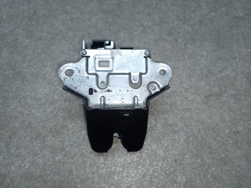 Замок крышки багажника ELANTRA MD 10-15 Замок крышки багажника ELANTRA MD 10-15