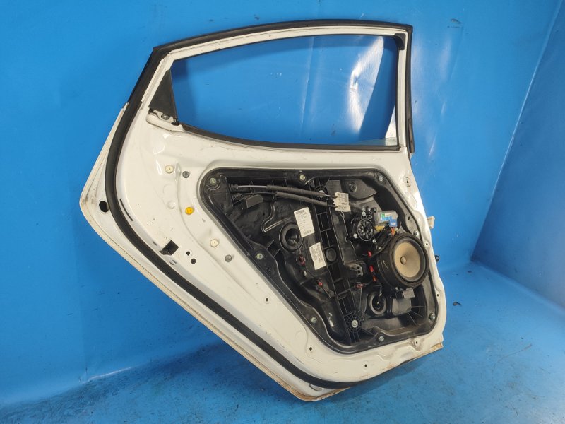 Дверь задняя левая ELANTRA MD 10-15 Дверь задняя левая ELANTRA MD 10-15