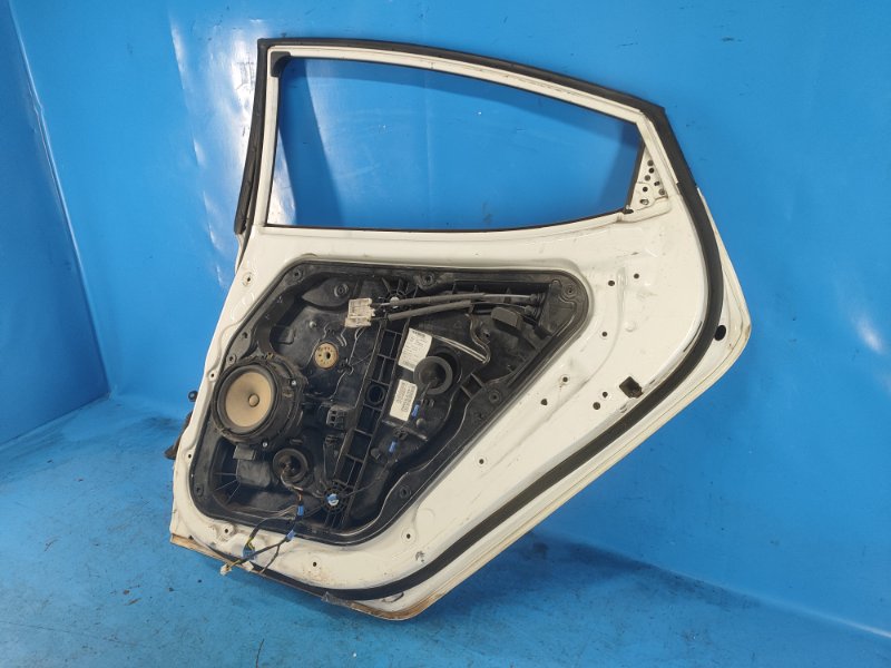 Дверь задняя правая ELANTRA MD 10-15 Дверь задняя правая ELANTRA MD 10-15