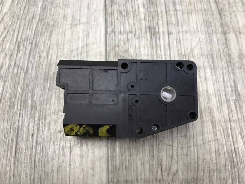 Моторчик заслонки печки FORESTER SG 02-07 Моторчик заслонки печки FORESTER SG 02-07
