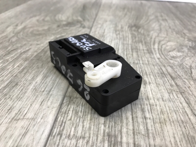 Моторчик заслонки печки FORESTER SG 02-07 Моторчик заслонки печки FORESTER SG 02-07