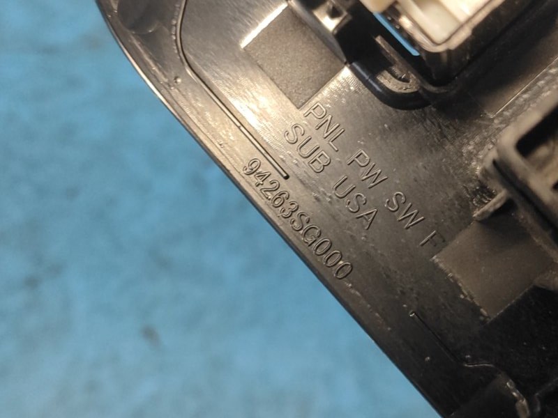 Кнопка стеклоподъемника передняя правая FORESTER 12-19 2015 2.5 FB25B