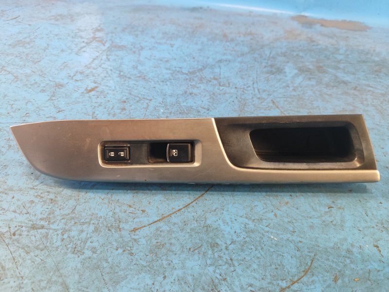 Кнопка стеклоподъемника передняя правая SUBARU CROSSTREK 12-17 2014 FB20X e-Boxer 83071FJ170 Б/У