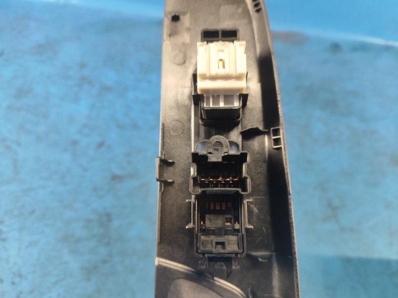 Кнопка стеклоподъемника передняя правая CROSSTREK 12-17 2014 FB20X e-Boxer