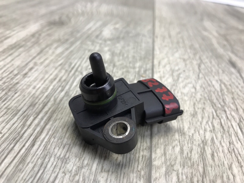Запчасть датчик абсолютного давления (map sensor) HYUNDAI VELOSTER 11-18 2013 1.6 G4FD 39300-2B100 Б/У Датчик абсолютного давления (MAP sensor) HYUNDAI VELOSTER 11-18 2013 1.6 G4FD 39300-2B100 Б/У