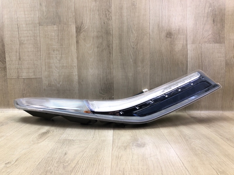 Фонарь наружный задний правый LEAF 10-17 Фонарь наружный задний правый LEAF 10-17