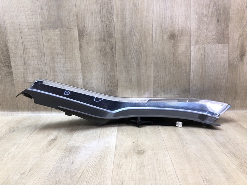 Фонарь наружный задний правый LEAF 10-17 Фонарь наружный задний правый LEAF 10-17