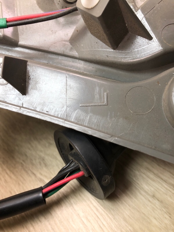 Фонарь наружный задний левый LEAF 10-17 Фонарь наружный задний левый LEAF 10-17