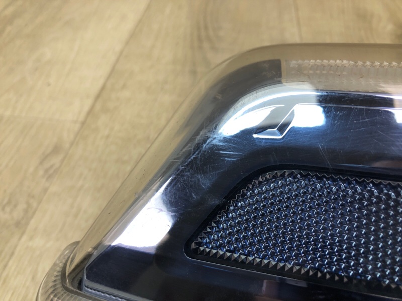 Фонарь наружный задний левый LEAF 10-17 Фонарь наружный задний левый LEAF 10-17