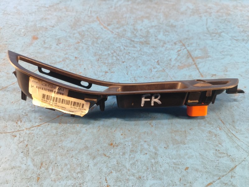 Кнопка стеклоподъемника передняя правая FOCUS 10-18 Кнопка стеклоподъемника передняя правая FOCUS 10-18