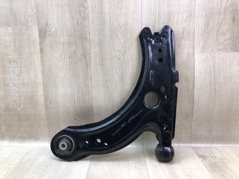 Рычаг передней подвески нижний JETTA 05-10