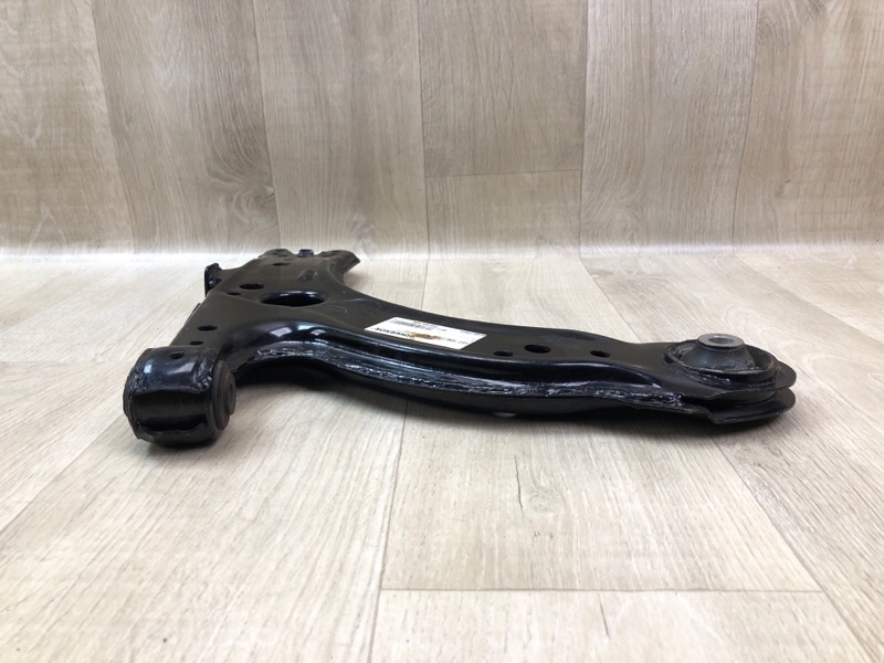 Рычаг передней подвески нижний JETTA 05-10