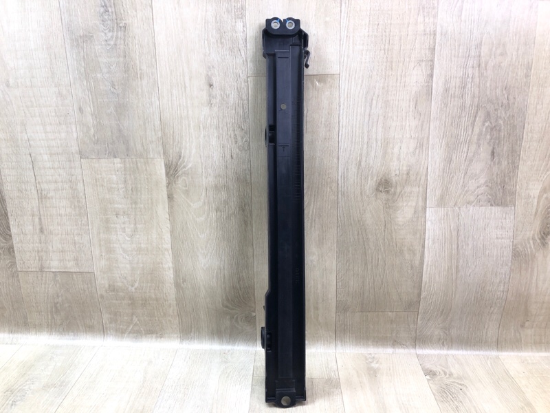 Крепление радиатора левое LAND CRUISER 200 08-21 Крепление радиатора левое LAND CRUISER 200 08-21