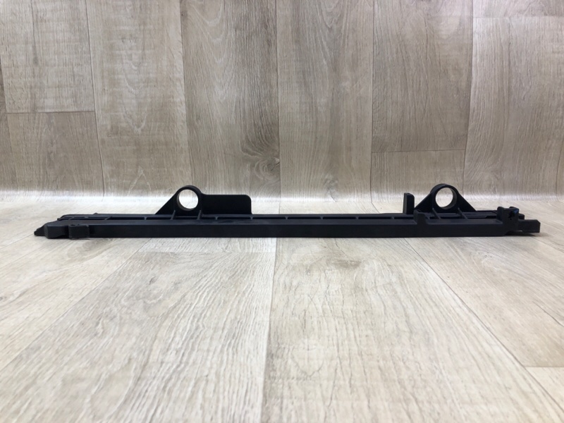 Крепление радиатора левое TOYOTA LAND CRUISER 200 08-21 Крепление радиатора левое TOYOTA LAND CRUISER 200 08-21