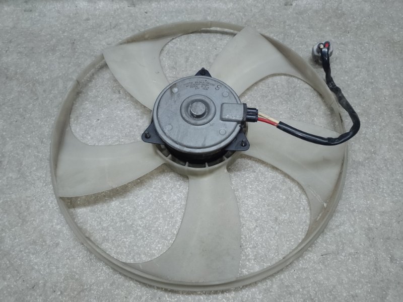 Вентилятор основного радиатора левый TOYOTA SIENNA 11-16 GSL30 3.5 2GR-FE Вентилятор основного радиатора левый TOYOTA SIENNA 11-16 GSL30 3.5 2GR-FE