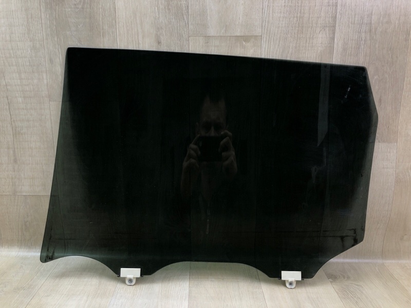 Стекло двери заднее правое X-TRAIL/ROGUE T32 13-20 Стекло двери заднее правое X-TRAIL/ROGUE T32 13-20