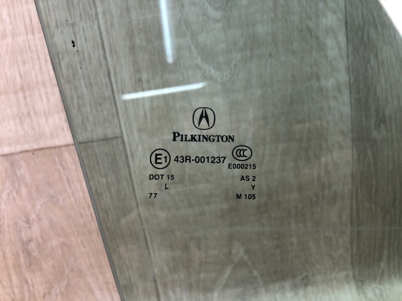 Стекло двери переднее правое TLX 17-20