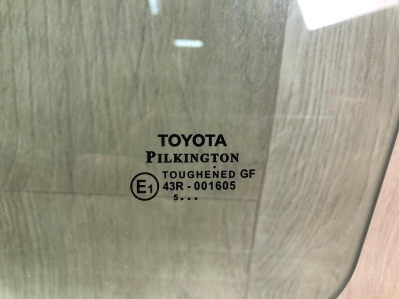 Стекло двери переднее левое AVENSIS 08-18 Стекло двери переднее левое AVENSIS 08-18