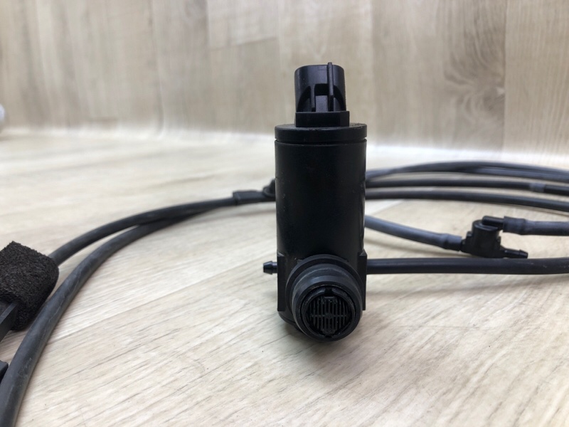 Насос омывателя стекла LEXUS RX350/450 15-22 Насос омывателя стекла LEXUS RX350/450 15-22