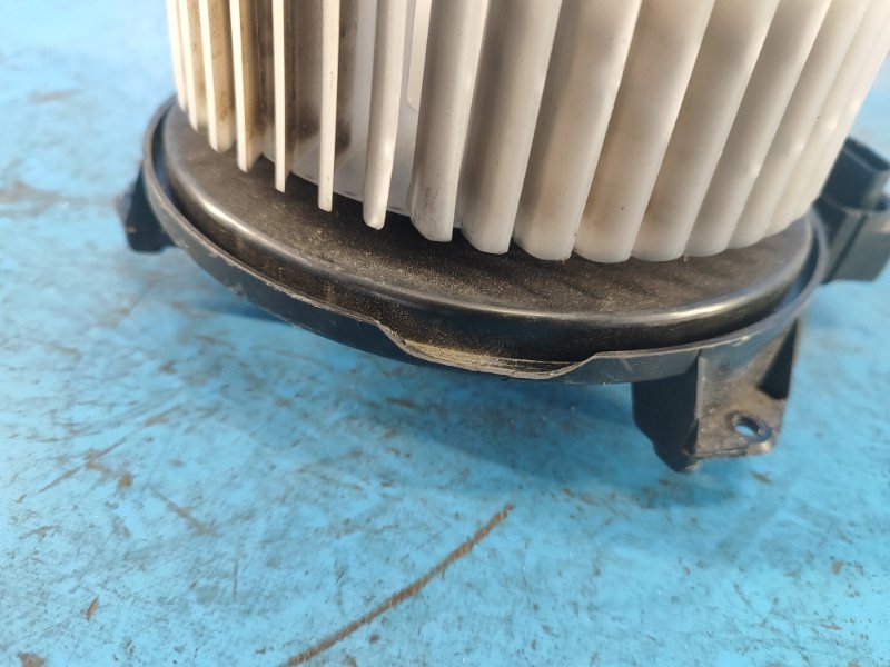 Моторчик печки HONDA CIVIC 4D 06-11 Моторчик печки HONDA CIVIC 4D 06-11