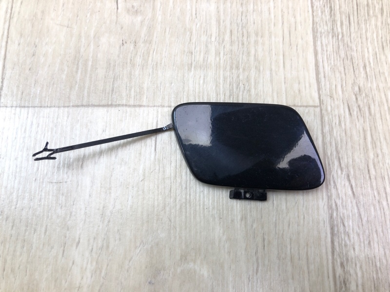 Заглушка буксировочного крюка передняя AUDI A4 15- B9 8W0807241AGRU Б/У