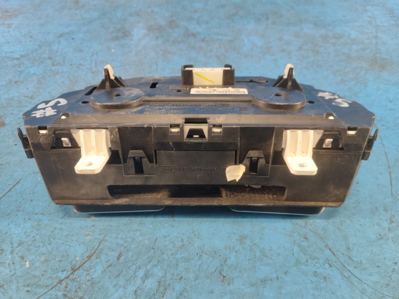 Панель приборов VERSA B17 11-19 Панель приборов VERSA B17 11-19