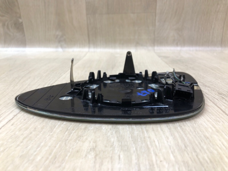 Зеркальный элемент правый PORSCHE CAYENNE 10-18