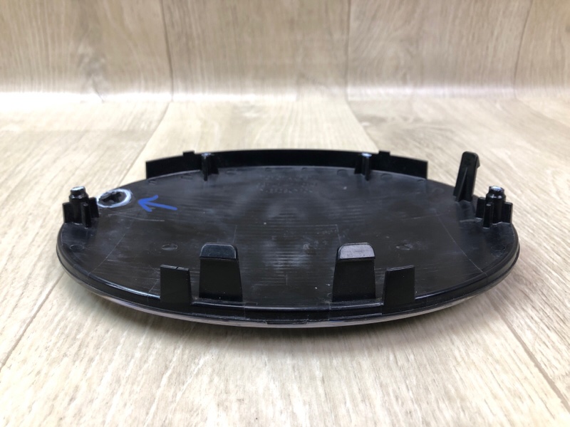 Эмблема передняя LAND CRUISER 200 08-21 Эмблема передняя LAND CRUISER 200 08-21