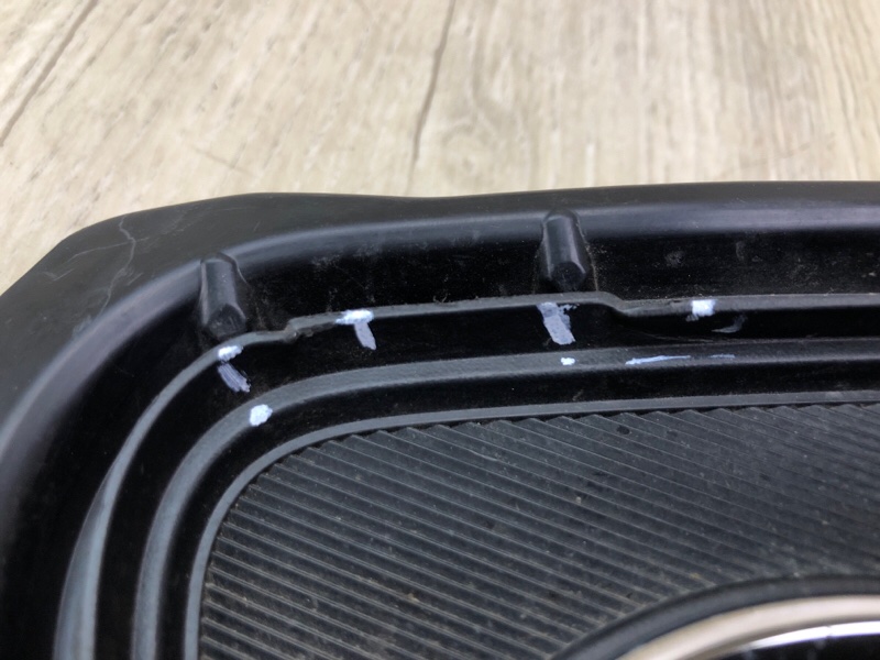 Накладка противотуманной фары передняя левая RAV4 13-19 Накладка противотуманной фары передняя левая RAV4 13-19