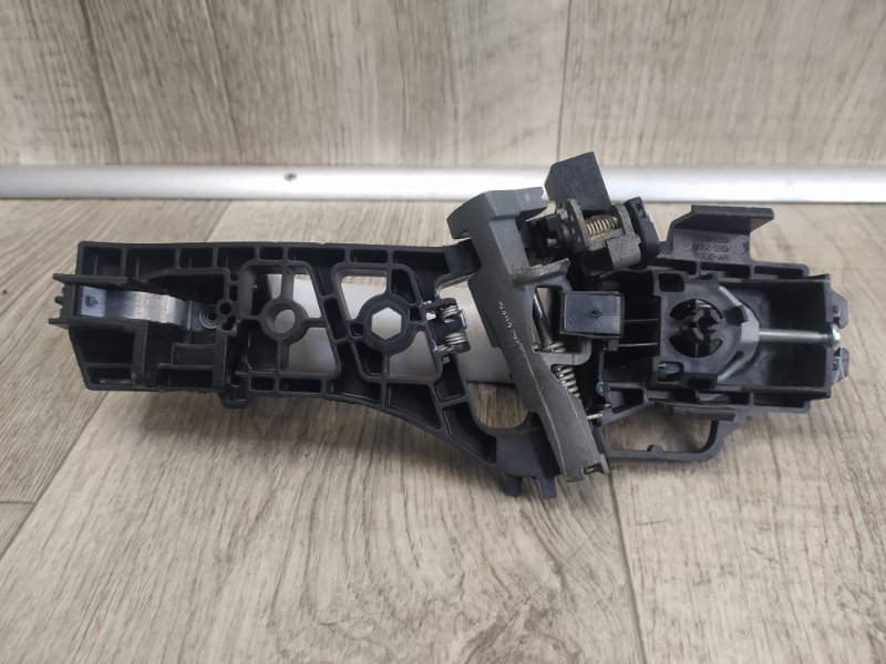 Ручка двери наружная задняя правая FIESTA 08-17 2012 1.6 C16HDEX Ручка двери наружная задняя правая FIESTA 08-17 2012 1.6 C16HDEX