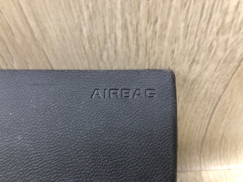 Подушка безопасности в колени правая VOLT 10-15 Подушка безопасности в колени правая VOLT 10-15