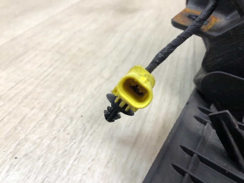 Подушка безопасности в колени левая VOLT 10-15 Подушка безопасности в колени левая VOLT 10-15