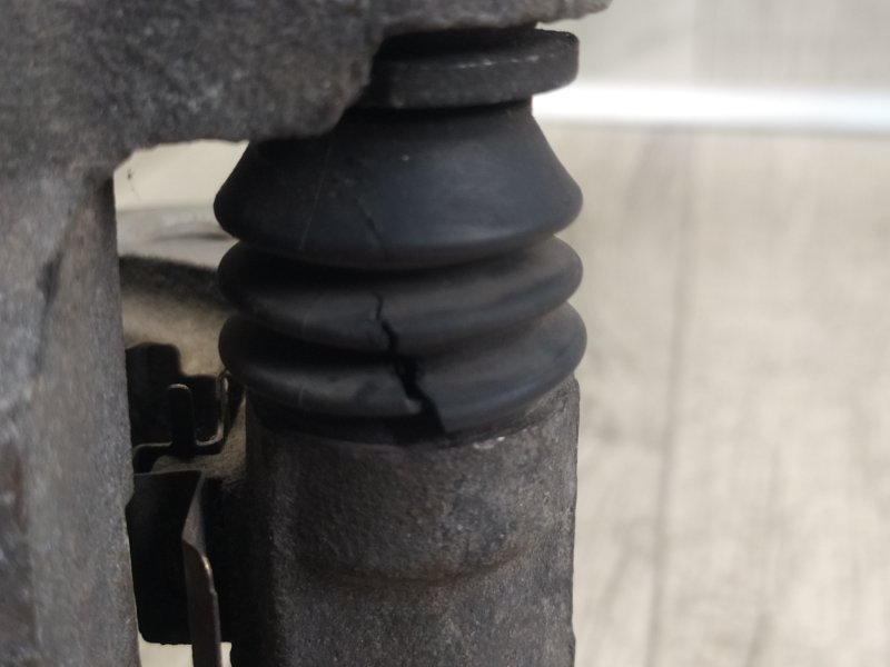 Суппорт тормозной передний левый MDX (YD2) 06-13 YD2