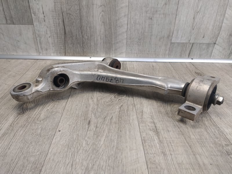 Рычаг передней подвески нижний правый LEXUS GS350 GS300 05-11 3.5 2GR-FSE Рычаг передней подвески нижний правый LEXUS GS350 GS300 05-11 3.5 2GR-FSE