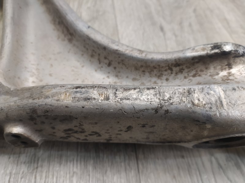 Рычаг передней подвески нижний правый GS350 GS300 05-11 3.5 2GR-FSE Рычаг передней подвески нижний правый GS350 GS300 05-11 3.5 2GR-FSE