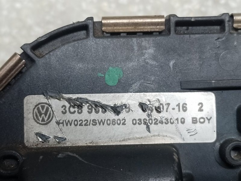 Моторчик стеклоочистителя передний PASSAT CC 08-12 2008 2.0 CCTA