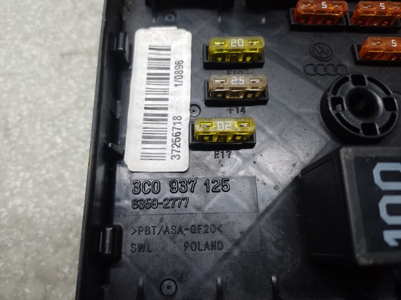 Блок предохранителей моторный отсек PASSAT CC 08-12 2008 2.0 CCTA Блок предохранителей моторный отсек PASSAT CC 08-12 2008 2.0 CCTA