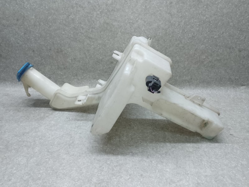 Бачок омывателя PASSAT CC 08-12 2008 2.0 CCTA