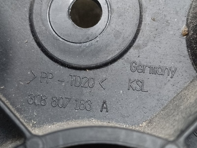 Кронштейн переднего бампера (на крыле) левый VOLKSWAGEN PASSAT CC 08-12 2.0 CCTA