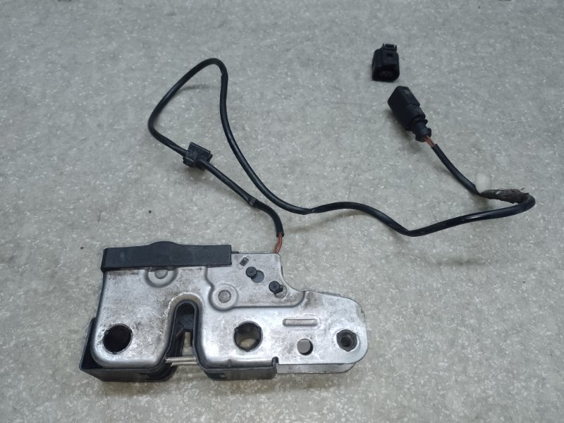 Замок капота PASSAT CC 08-12 2008 2.0 CCTA Замок капота PASSAT CC 08-12 2008 2.0 CCTA