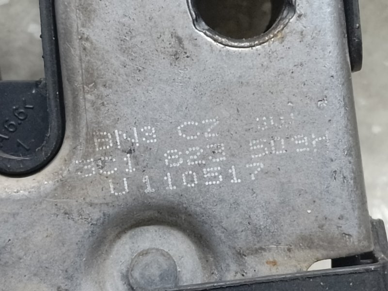 Замок капота VOLKSWAGEN PASSAT CC 08-12 2.0 CCTA Замок капота VOLKSWAGEN PASSAT CC 08-12 2.0 CCTA